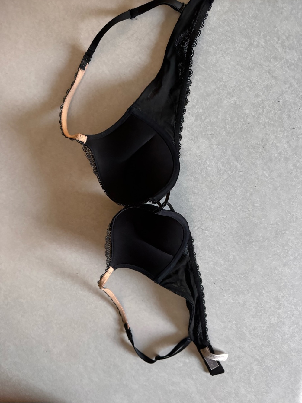 Victoria’s Secret Miraculous Plunge Lace Push Up Bra 34B Black - Picture 4 of 6